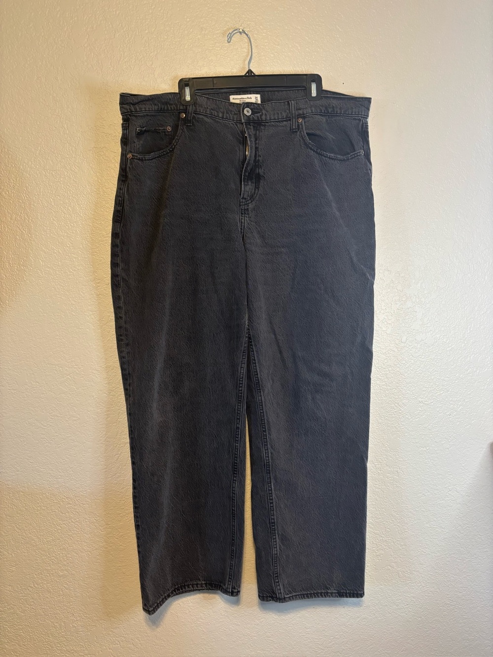 Abercrombie & Fitch The Loose High Rise Faded Black 18R / 34